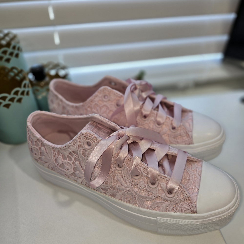 Converse Chuck Taylor All Star Lift Platform Lace Satin Laces- Summit Pink